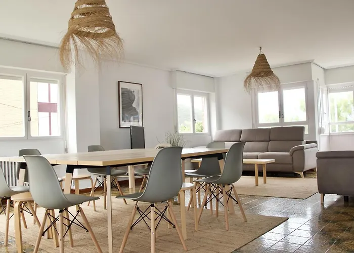 Amplia Y Comoda Casa En La Playa De Berria * Santoña