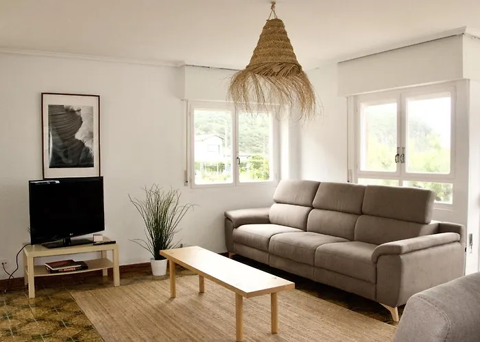 Amplia Y Comoda Casa En La Playa De Berria Hébergement de vacances *