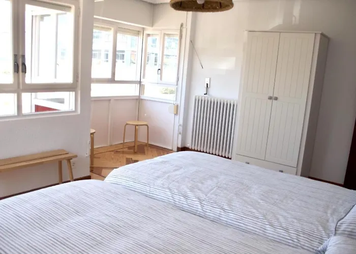 Amplia Y Comoda Casa En La Playa De Berria Hébergement de vacances Santoña