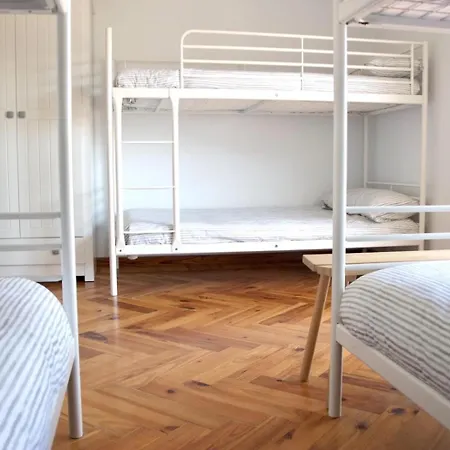 Amplia Y Comoda Casa En La Playa De Berria Semesterbostad